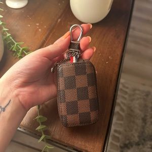 Boutique key fob holder